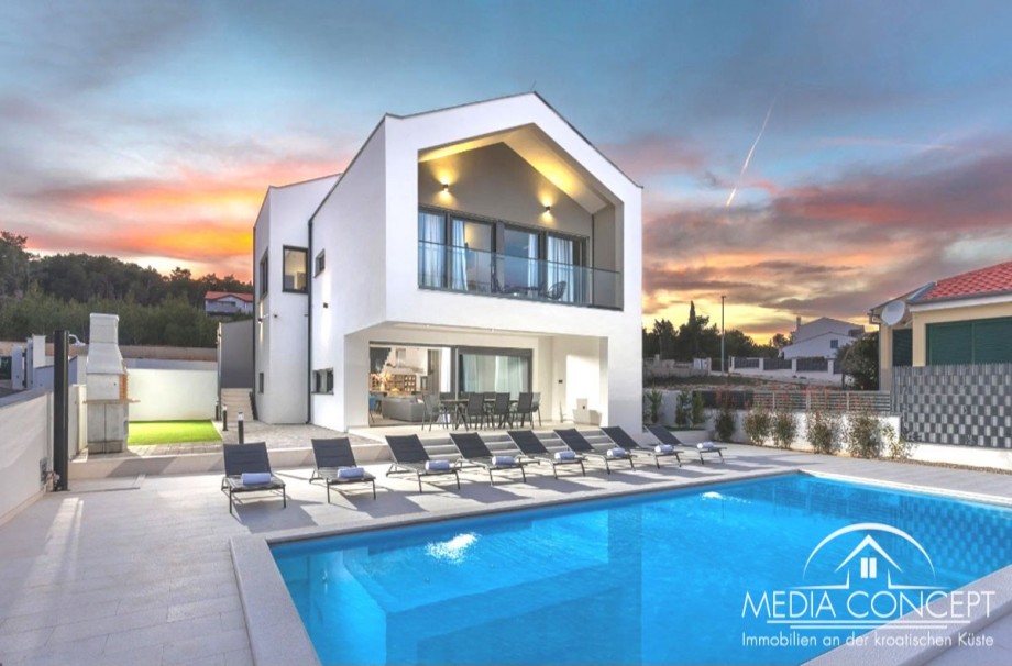 Wunderschöne authentische Villa in einzigartiger Lage, Zadar, Foto 1