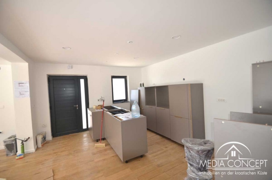Villa in der erste Reihe am Meer mit eigenem Bootssteg, Karlobag, Foto 16