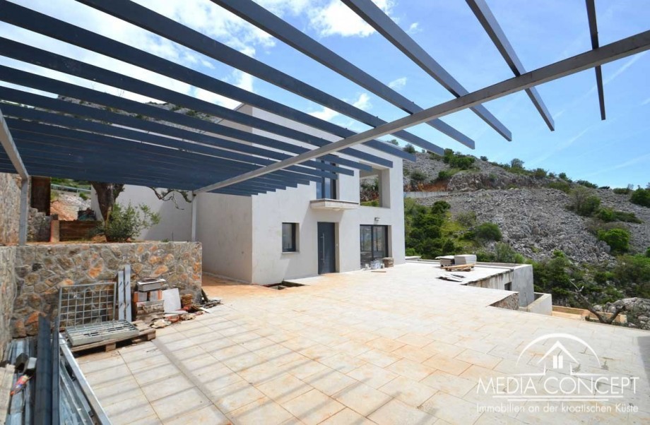 Villa in der erste Reihe am Meer mit eigenem Bootssteg, Karlobag, Foto 11