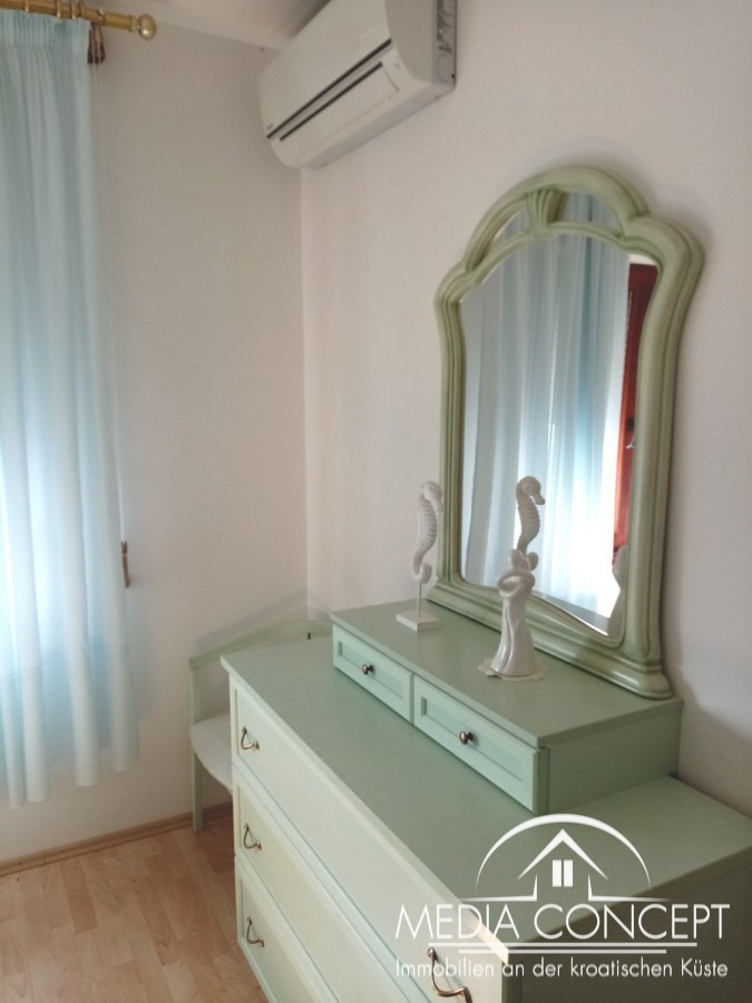 Familienhaus mit 2 Wohnungen - 1. Reihe am Meer, Baric Draga, Foto 14