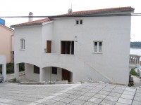 Haus mit fünf Wohneinheiten 15