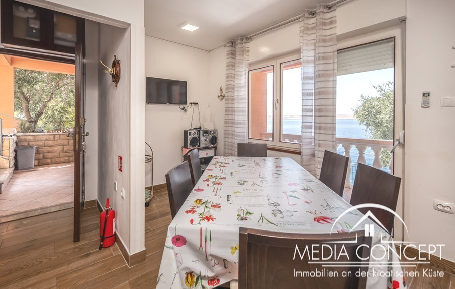 Familienhaus mit 2 Wohnungen - 1. Reihe am Meer, Baric Draga, Foto 21