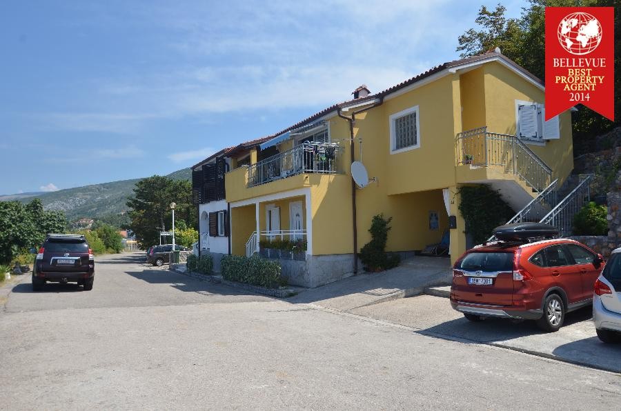 Erste Meereslinie – Freistehendes Haus mit vier Ferienwohnungen und hervorragendem Investitionspotenzial, Crikvenica, Foto 2