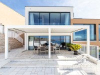 Traumhafte Familienvilla in der 1. Reihe zum Meer 32