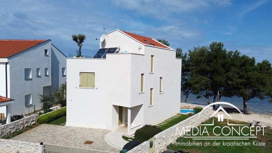 Villa mit Pool in der ersten Reihe zum Meer, Zadar, Foto 2
