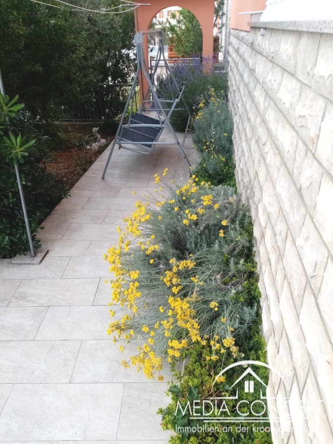 Familienhaus mit 2 Wohnungen - 1. Reihe am Meer, Baric Draga, Foto 26
