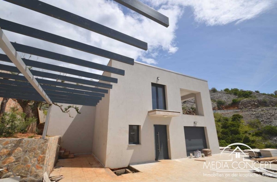 Villa in der erste Reihe am Meer mit eigenem Bootssteg, Karlobag, Foto 12