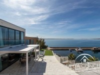 Traumhafte Familienvilla in der 1. Reihe zum Meer 5