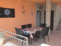 Familienhaus mit 2 Wohnungen - 1. Reihe am Meer 8