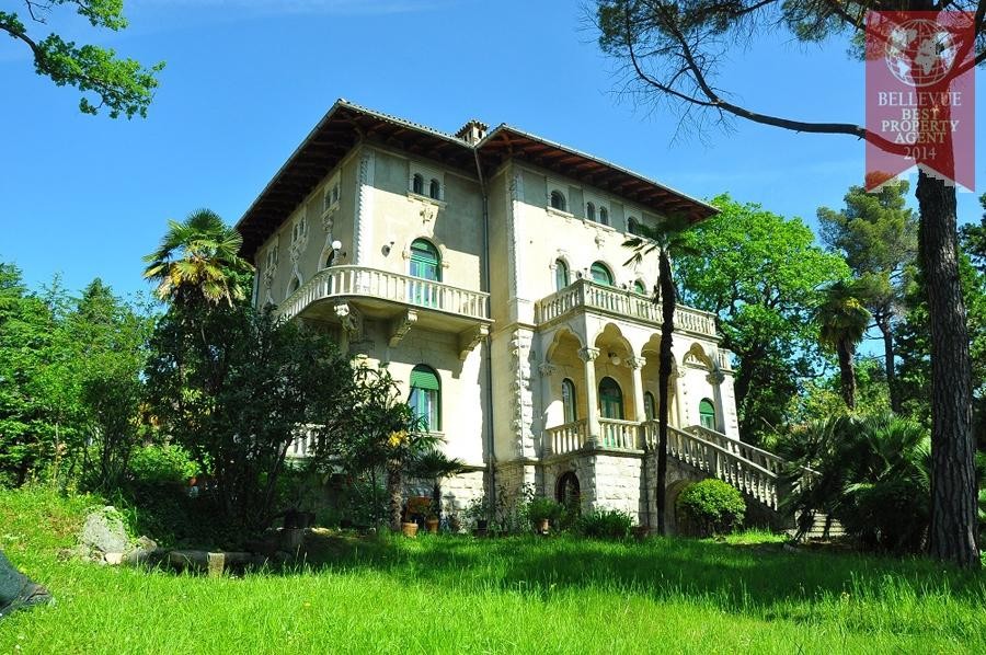 Repräsentative Villa aus Jahrhundertwende in der ersten Reihe zum Meer, Lovran, Foto 3