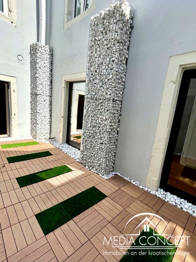 Wunderschöne restaurierte Wohnung direkt am Meer und im Zentrum der Stadt, Šibenik, Foto 9
