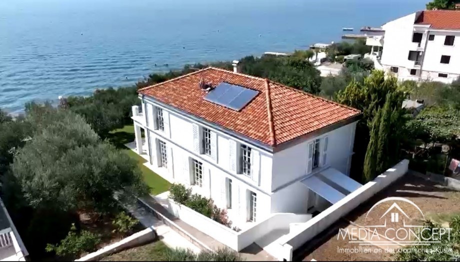 Moderne Villa in Zadar, erste Reihe zum Meer, Zadar, Foto 1