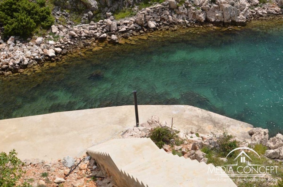 Villa in der erste Reihe am Meer mit eigenem Bootssteg, Karlobag, Foto 9
