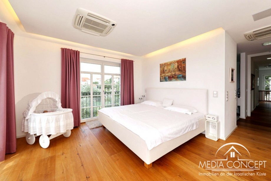 Moderne Villa in Zadar, erste Reihe zum Meer, Zadar, Foto 28