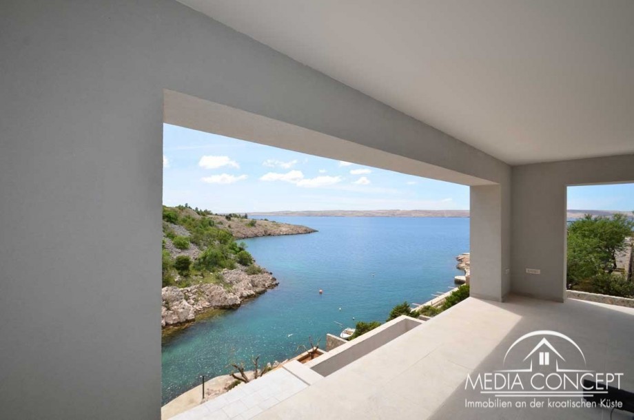 Villa in der erste Reihe am Meer mit eigenem Bootssteg, Karlobag, Foto 7