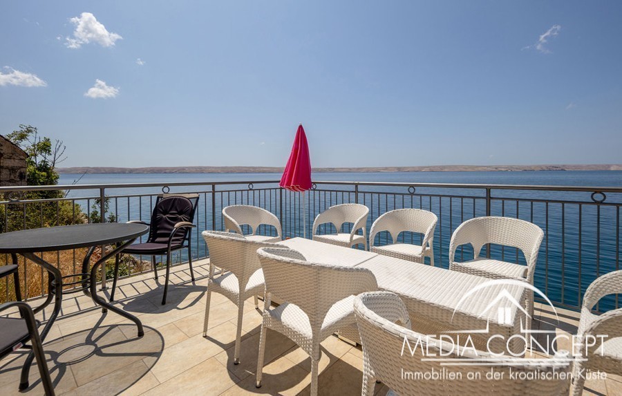 Familienhaus mit 2 Wohnungen - 1. Reihe am Meer, Baric Draga, Foto 7