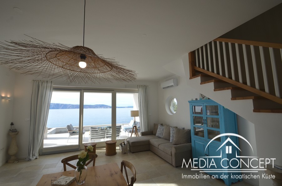 Traumlage! - Ausgezeichnetes Einfamilienhaus in der 1. Reihe zum Meer, Novi Vinodolski, Foto 1
