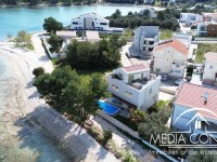 Villa mit Pool in der ersten Reihe zum Meer 13