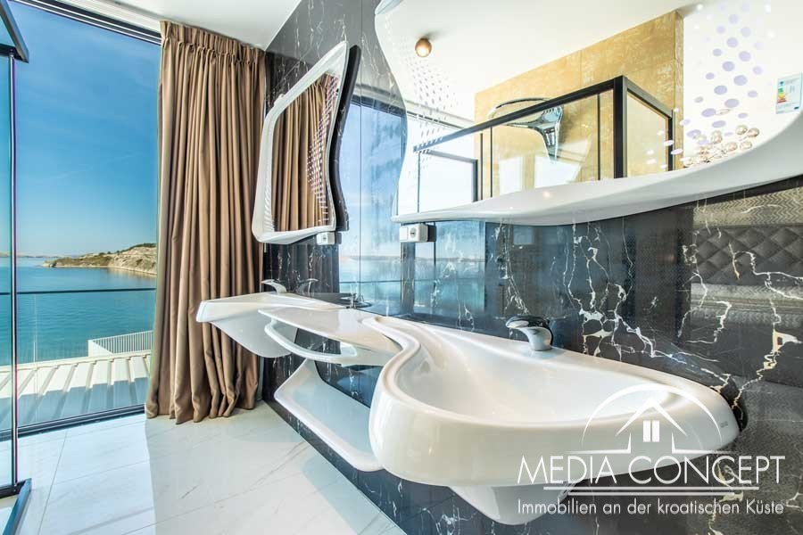 Traumhafte Familienvilla in der 1. Reihe zum Meer, Zadar, Foto 21