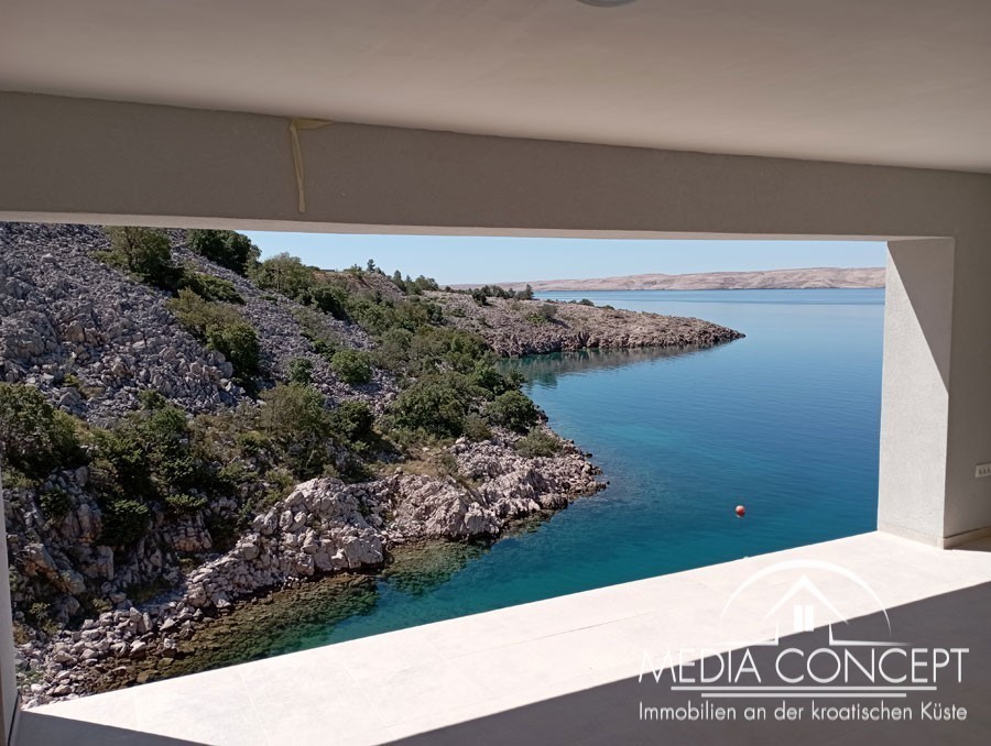 Villa in der erste Reihe am Meer mit eigenem Bootssteg, Karlobag, Foto 3